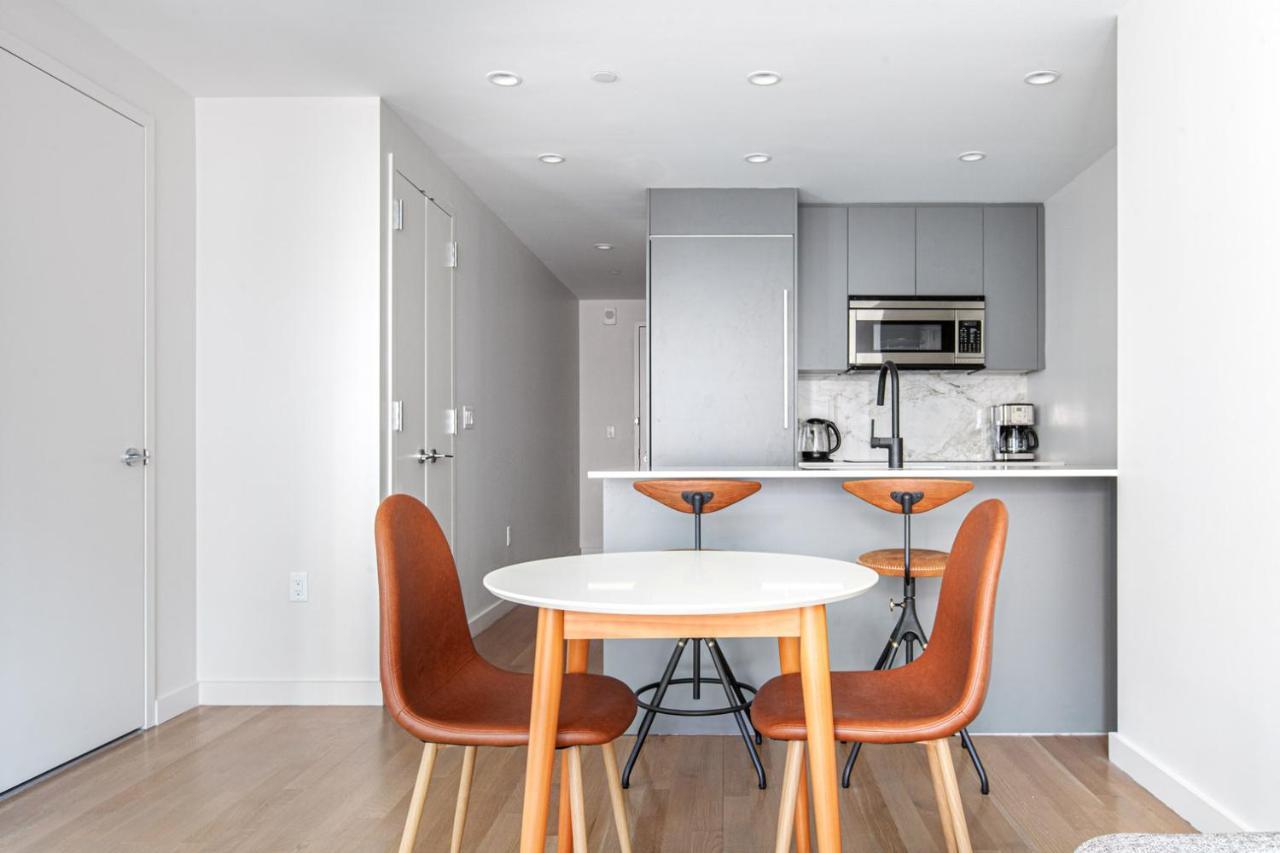 Ues 1br W Dm Elevator Gym Coworking Spaces Nyc-588 New York